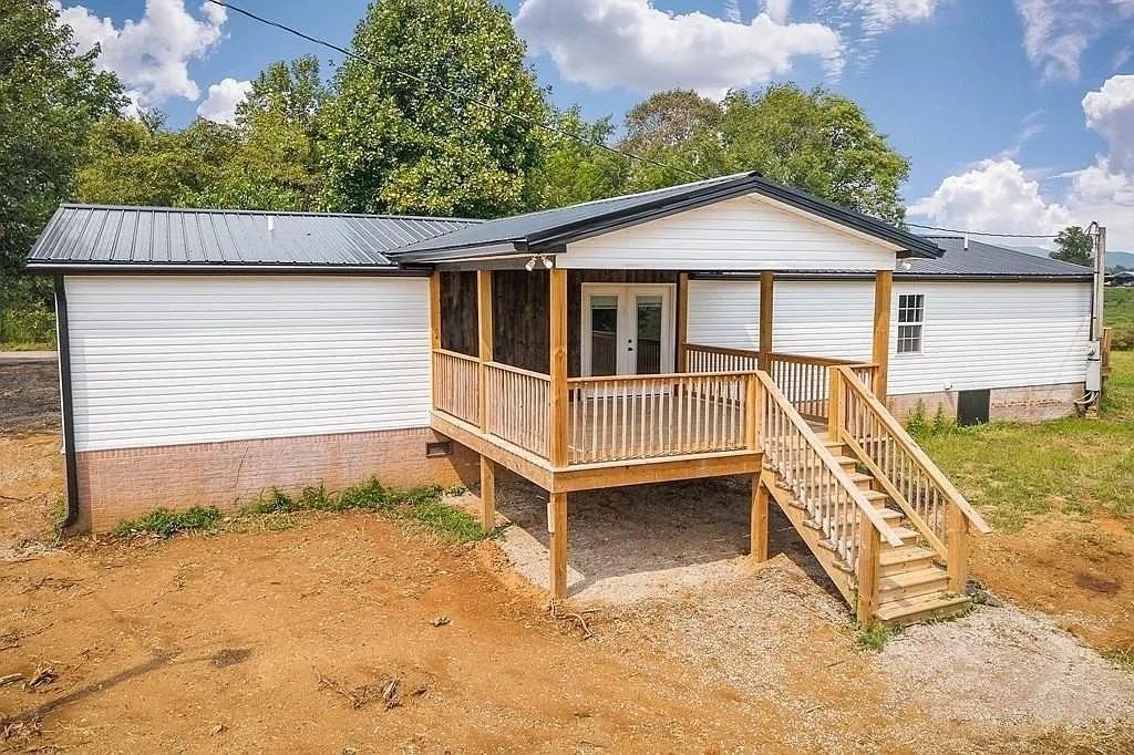 436 Paul Golden Rd - Photo 4 of 41