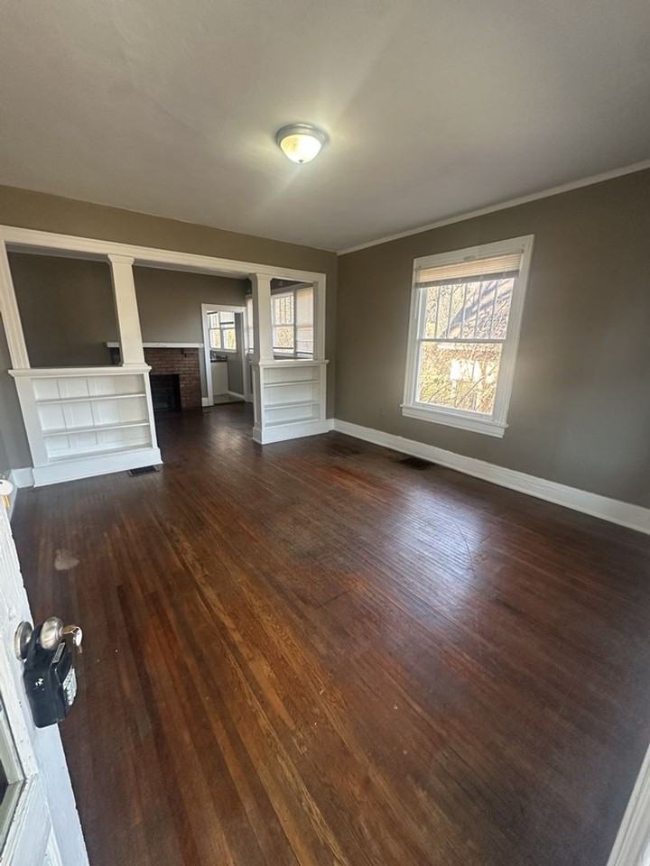 4207 Alabama Ave - Photo 3 of 16