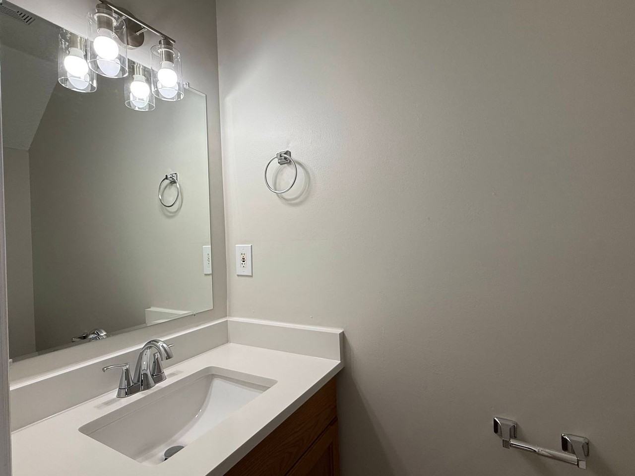 Tastefully Renovated 2BD/1.5BTH Home | Half Month Off 2nd Month’s Rent + 1 Month Free on a 13 - Photo 2 of 11