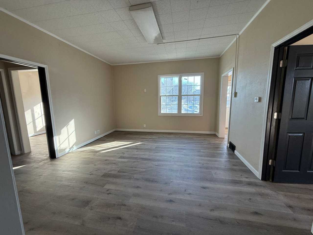 316 W Adams St - Photo 4 of 13