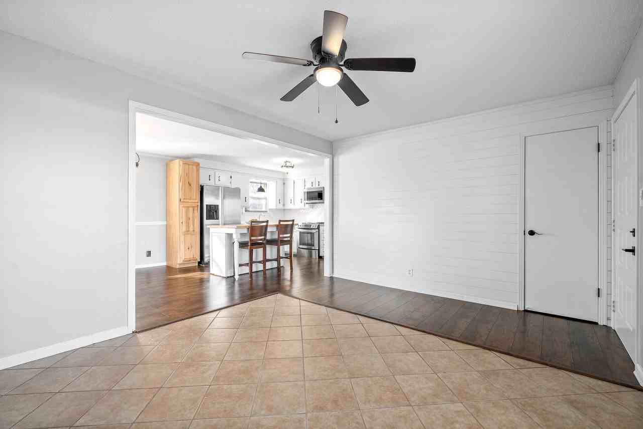 233 Old Hopkinsville Hwy - Photo 7 of 31