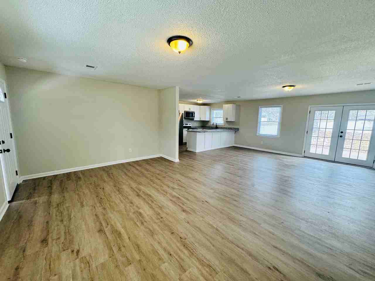 205 Gregg St - Photo 3 of 15