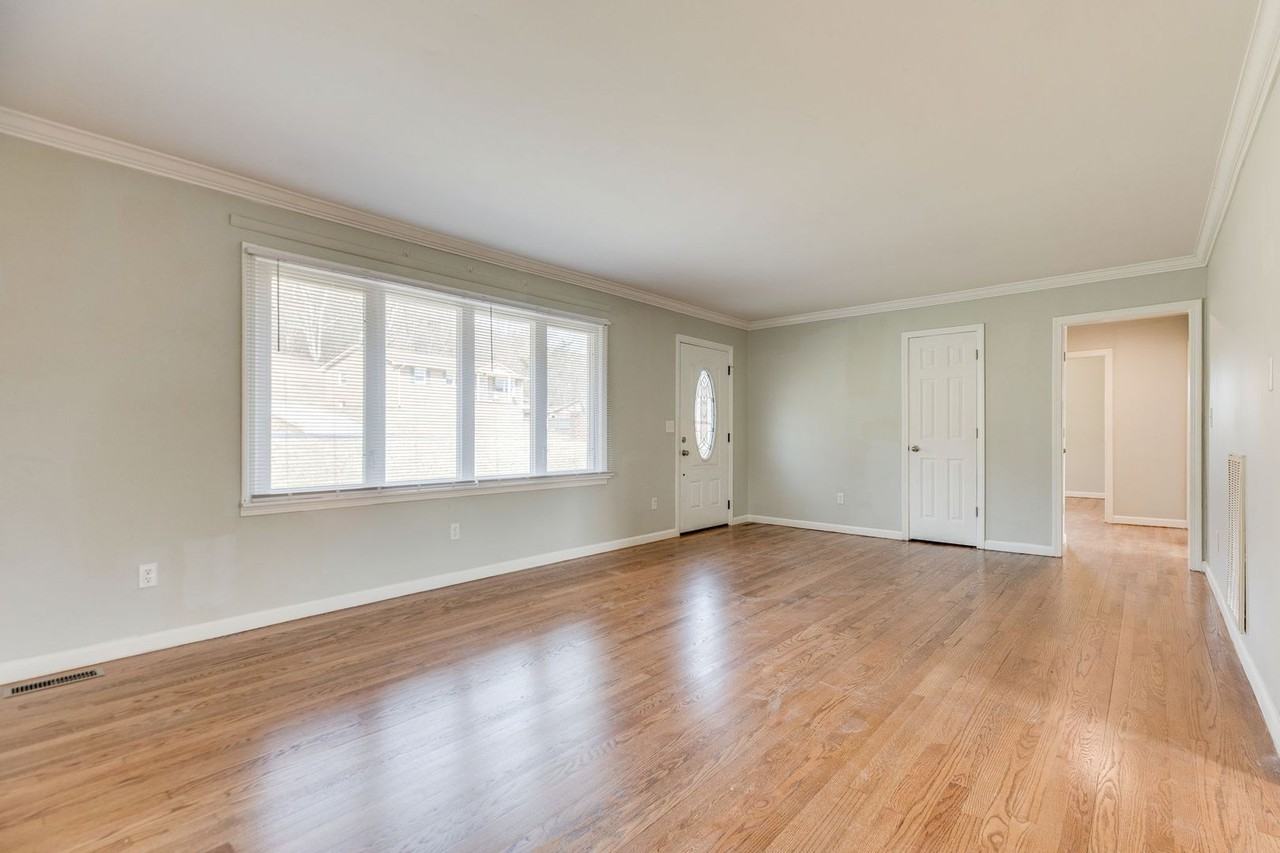 606 Pine Ridge Rd - Photo 6 of 27