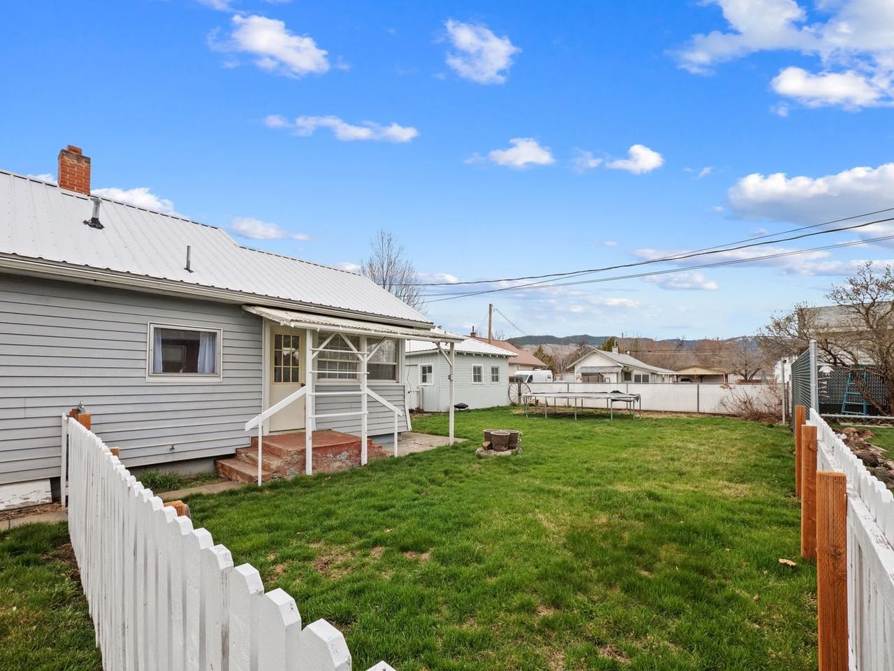 1217 X Ave - Photo 3 of 21