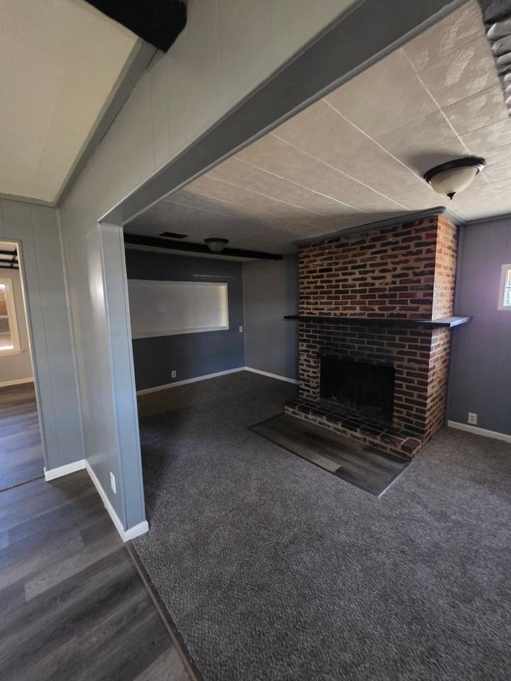 13 Saint Ambrose Dr - Photo 3 of 8