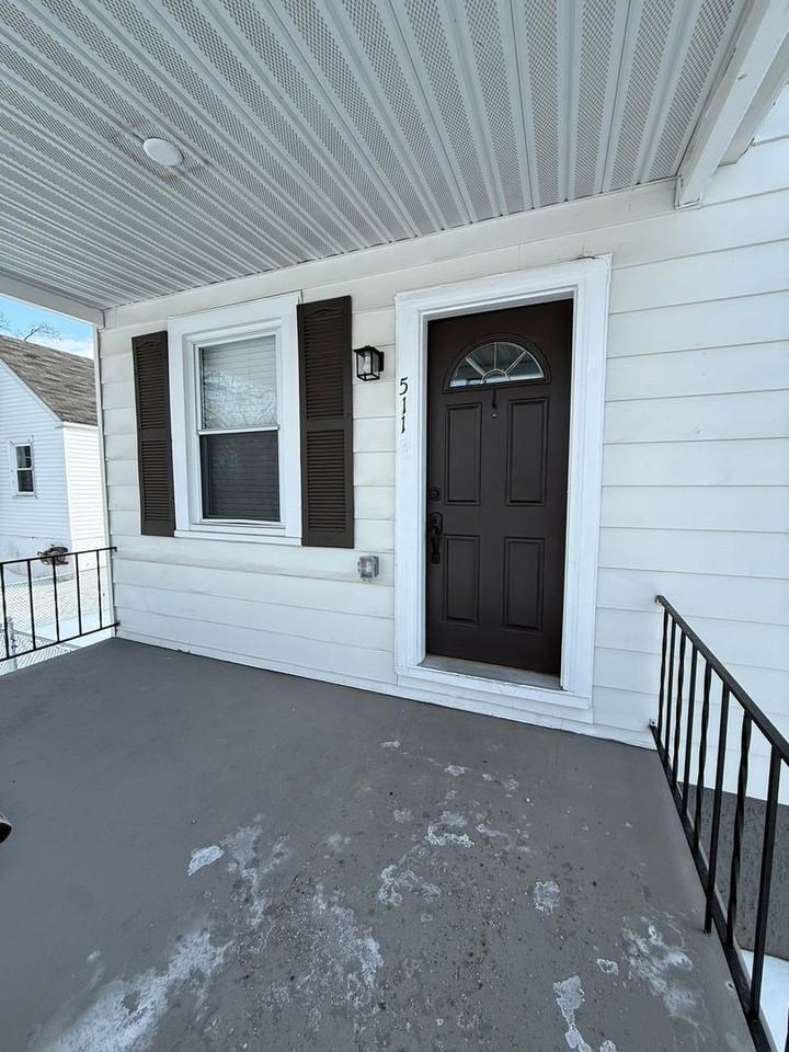 511 Riverside Rd - Photo 2 of 21