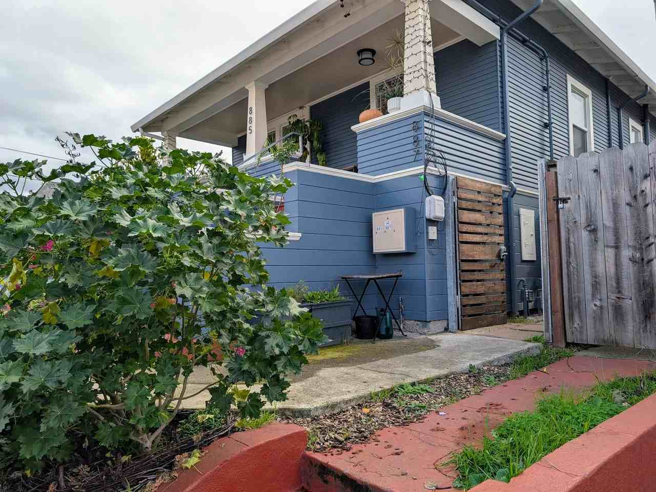 887 43rd St - Photo 2 of 23