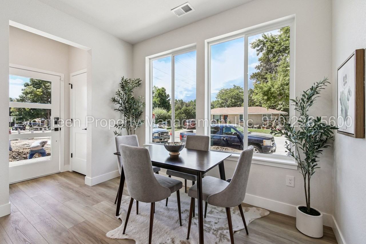 2445 Yukon Dr - Photo 4 of 48