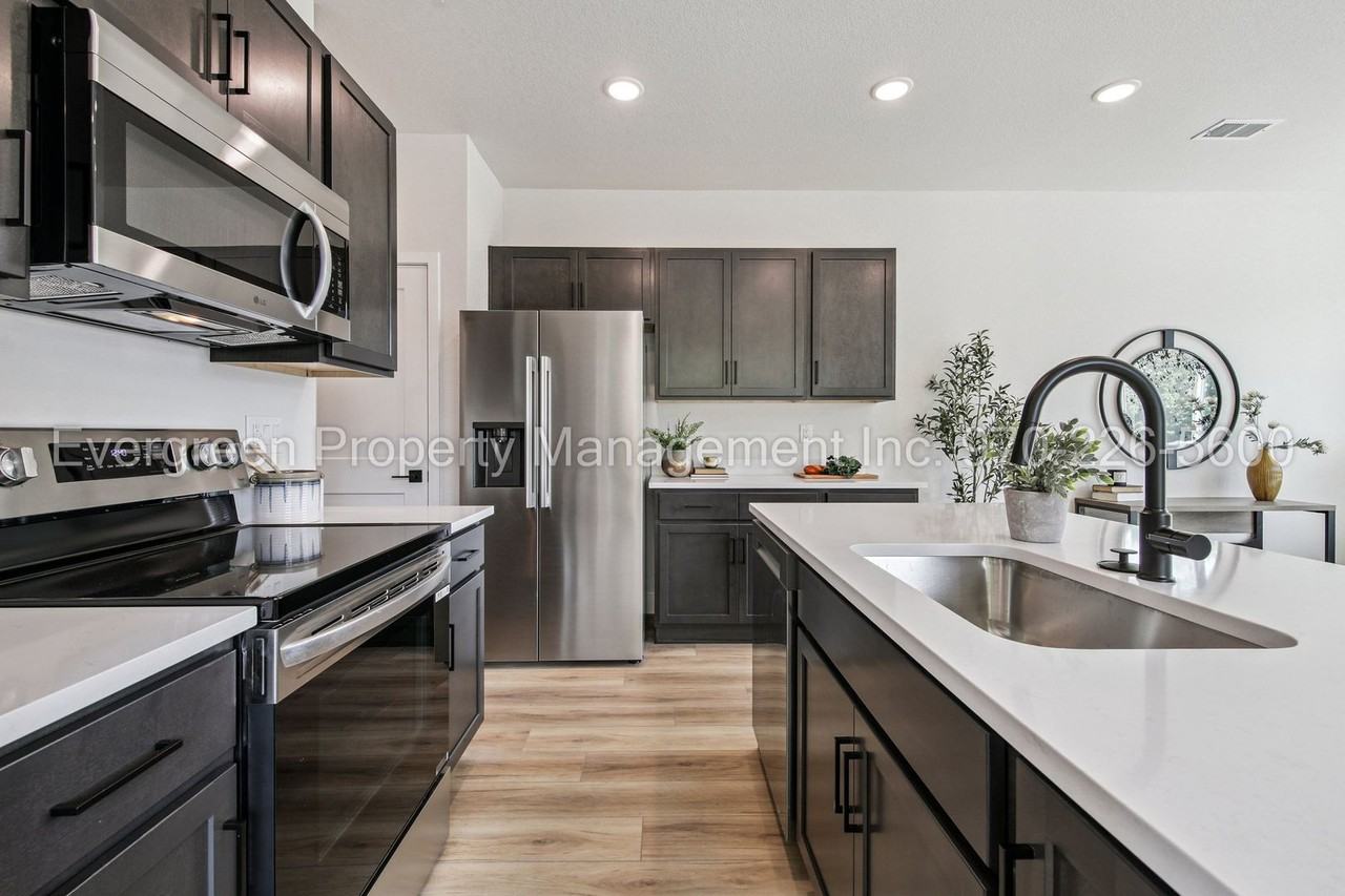 2445 Yukon Dr - Photo 7 of 48