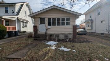 featured image of 880 Jason Ave