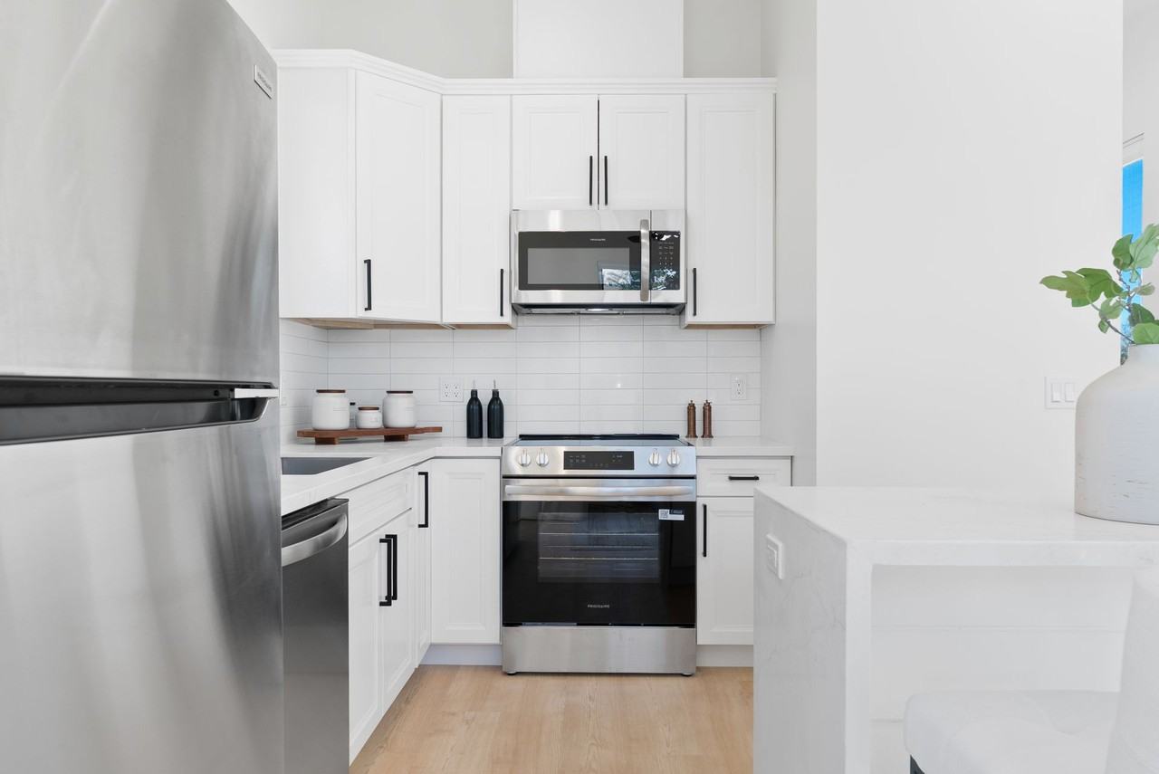 3634 38th Street - Photo 4 of 43