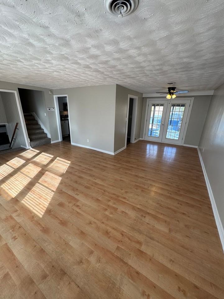 610 12th Ave Ne - Photo 3 of 15