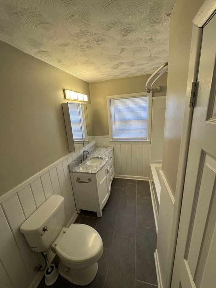 610 12th Ave Ne - Photo 5 of 15