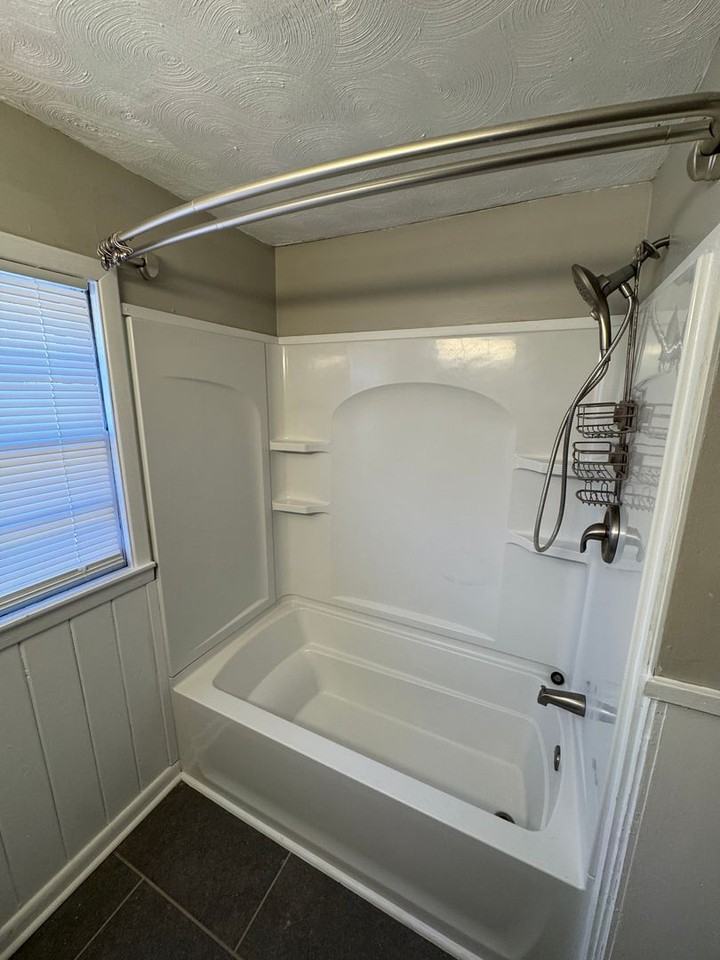 610 12th Ave Ne - Photo 6 of 15