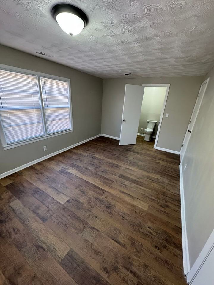 610 12th Ave Ne - Photo 7 of 15