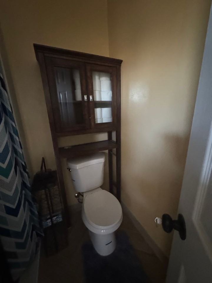 225 W Elm St - Photo 6 of 15