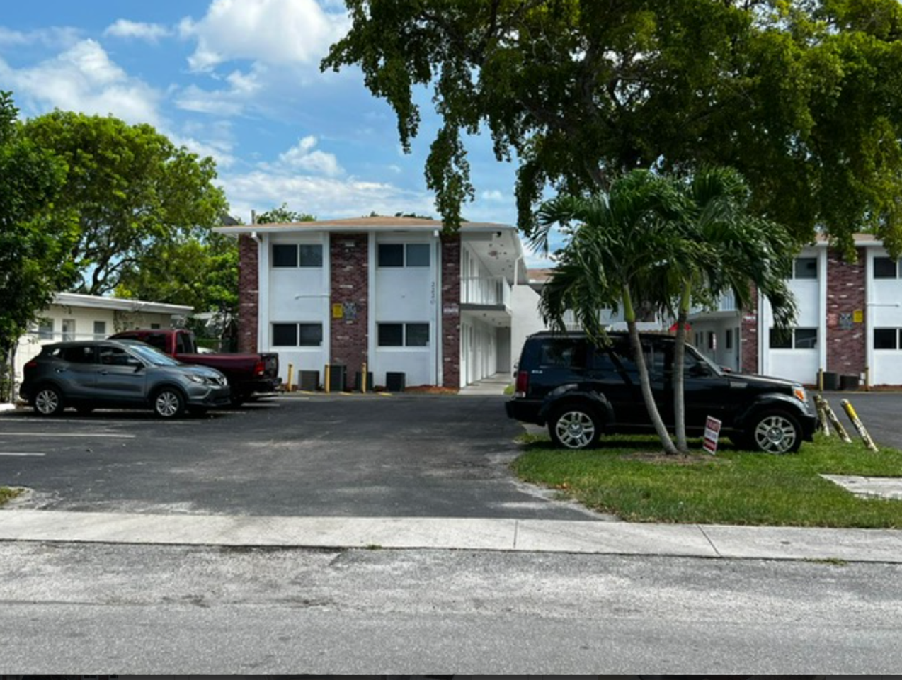 2220 Madison St Hollywood, FL 33020 - Photo 2 of 9