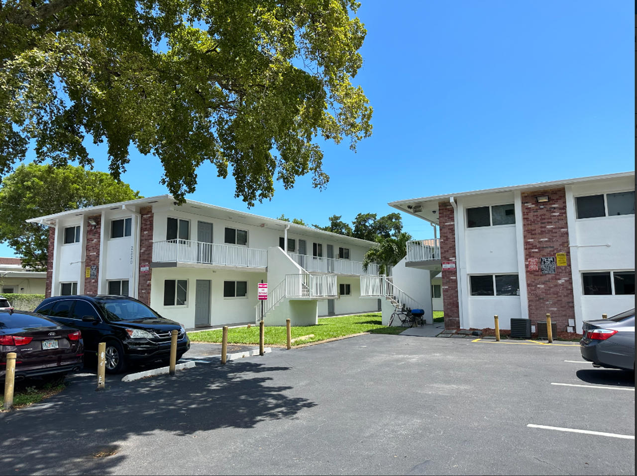 2220 Madison St Hollywood, FL 33020 - Photo 3 of 9