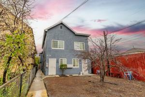 featured image of 3321 Chestnut St