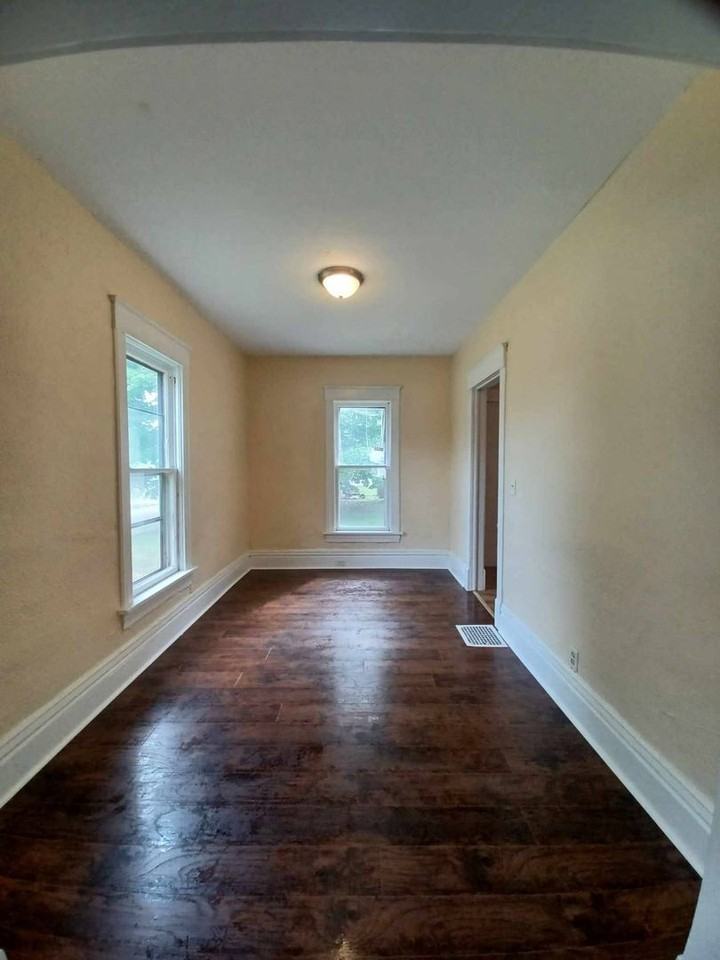 521 Albert Ave - Photo 6 of 8