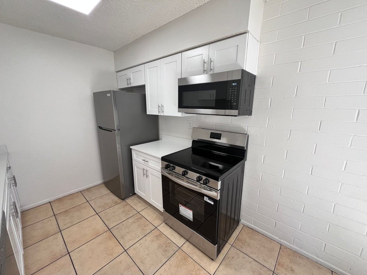 Catalina View Apartments - Photo 2 of 50