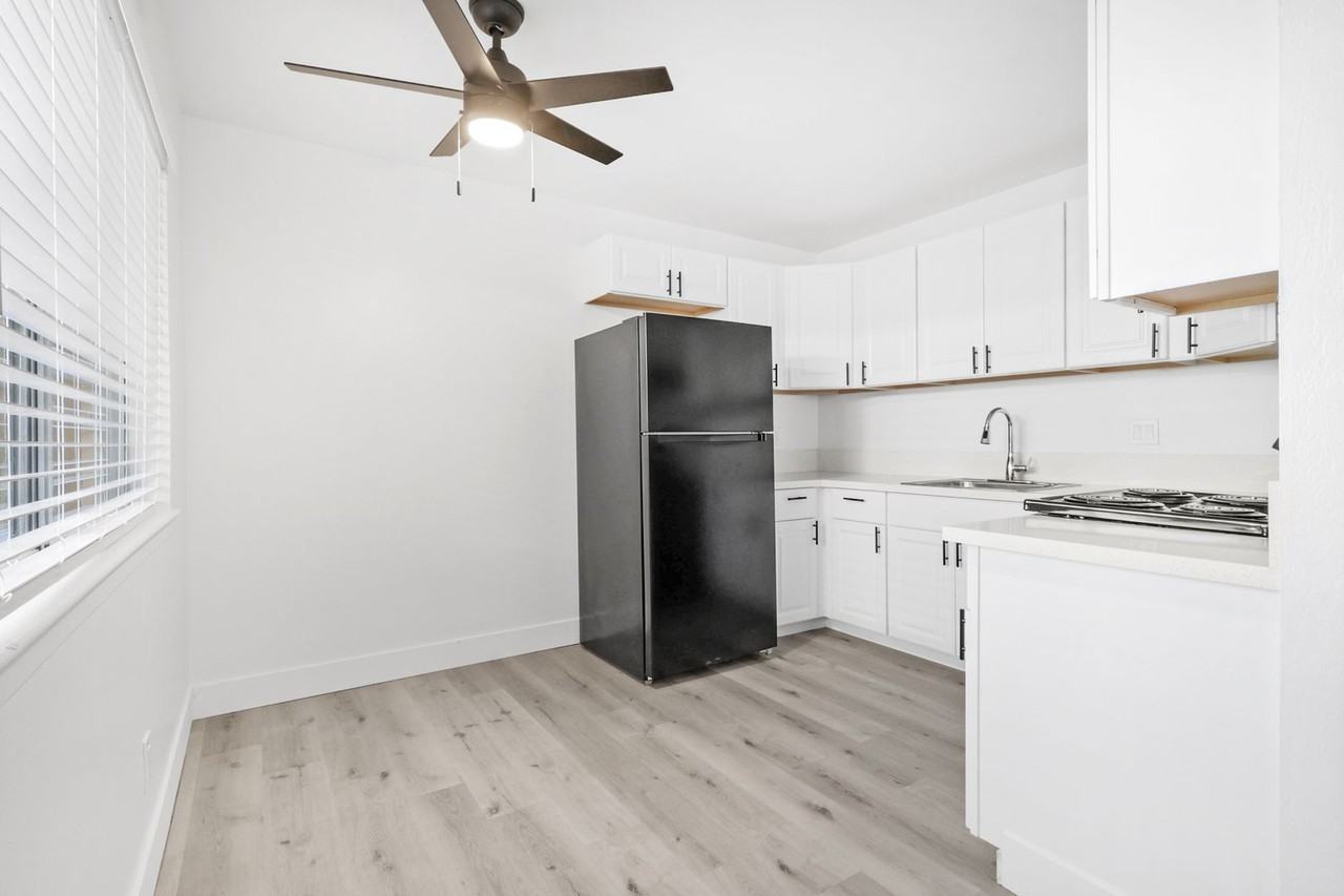 SHELFIELD APARTMENTS - Photo 3 of 9