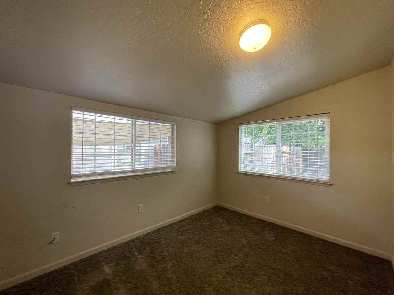 524 W 1st Ave #A - Photo 4 of 13