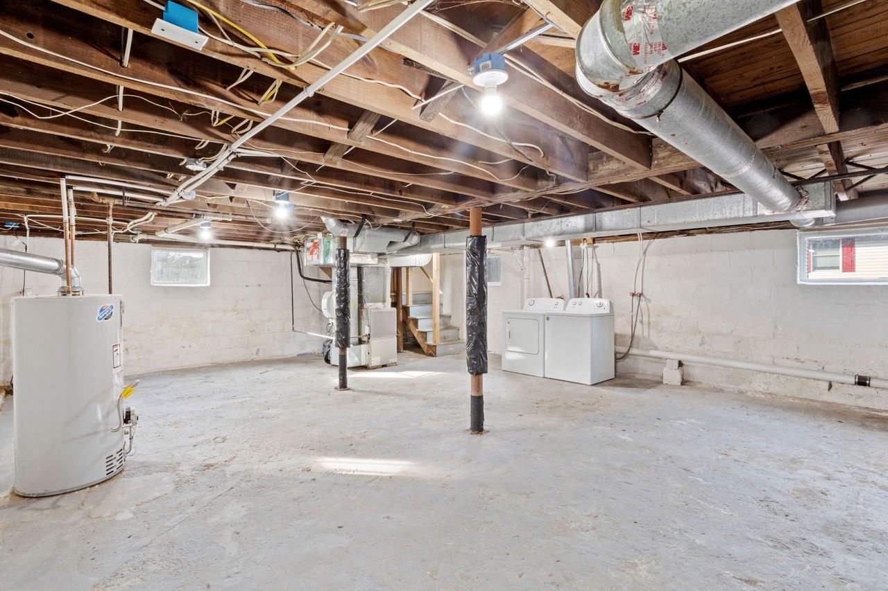 332 W Olive St - Photo 3 of 26