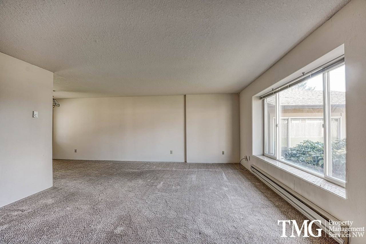 3339 Addy St - Photo 3 of 28