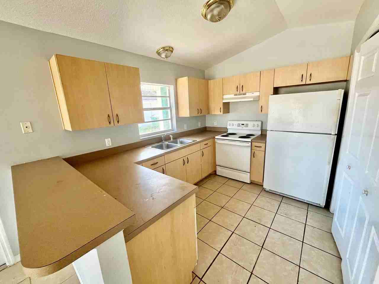 38639 Rose Ln - Photo 2 of 6
