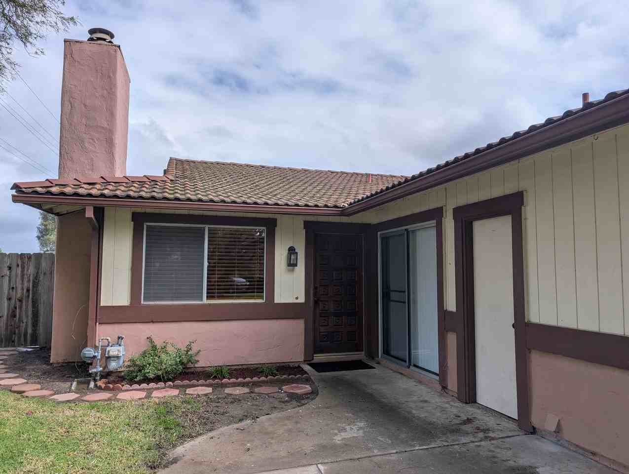 926 Oleander St - Photo 2 of 15