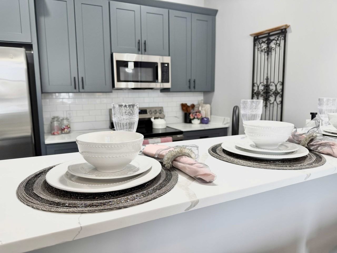 The Residence at 1555 Elm - Photo 6 of 16