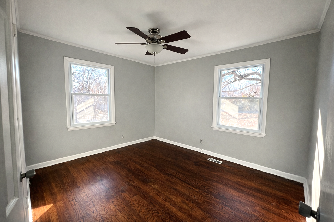 12509 E 53rd St - Photo 3 of 11