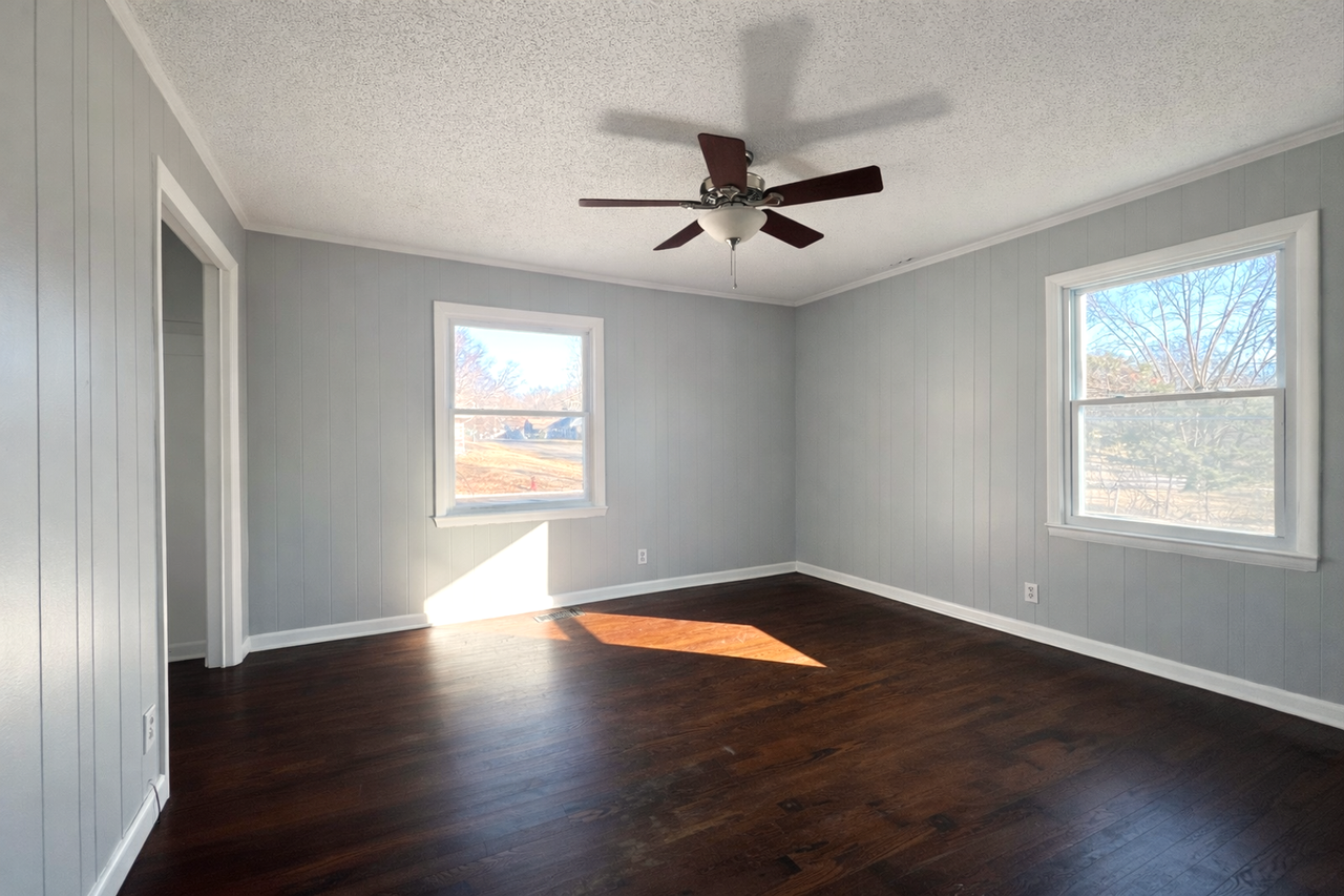 12509 E 53rd St - Photo 7 of 11