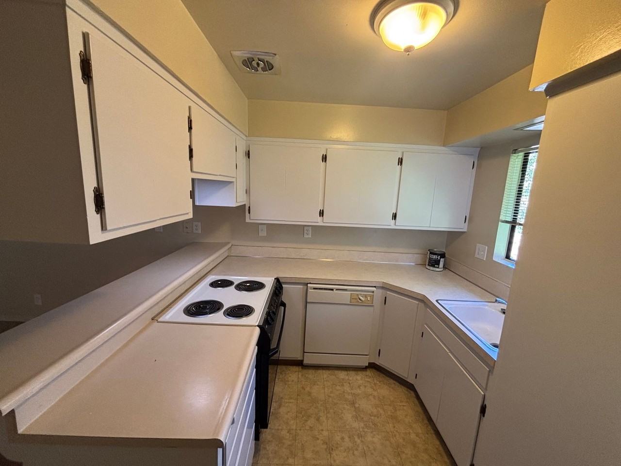 St Kathryn Apartments - Photo 3 of 18