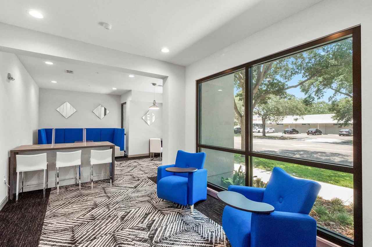 Gallery 3100 - Photo 5 of 34