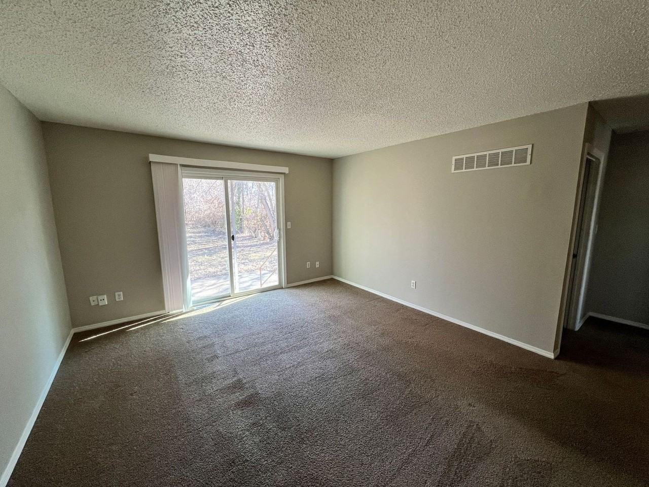 345 N Gilbert St - Photo 3 of 13