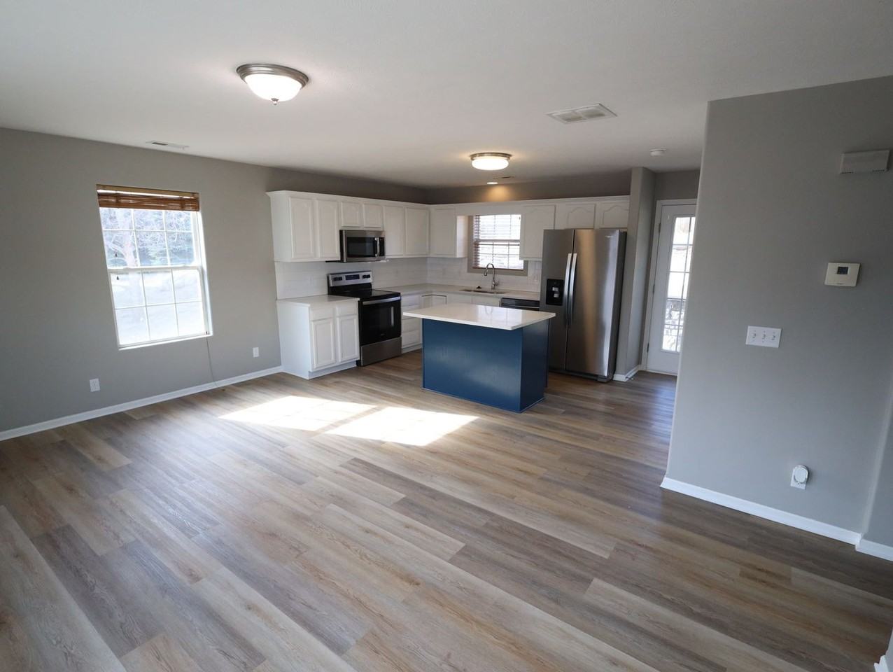 4202 N 147th Plz - Photo 2 of 26
