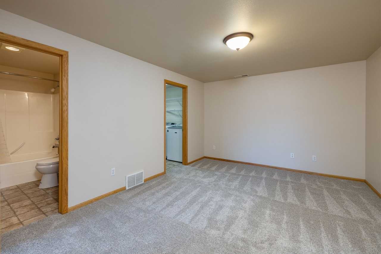 3824 Avenue C - Photo 7 of 21