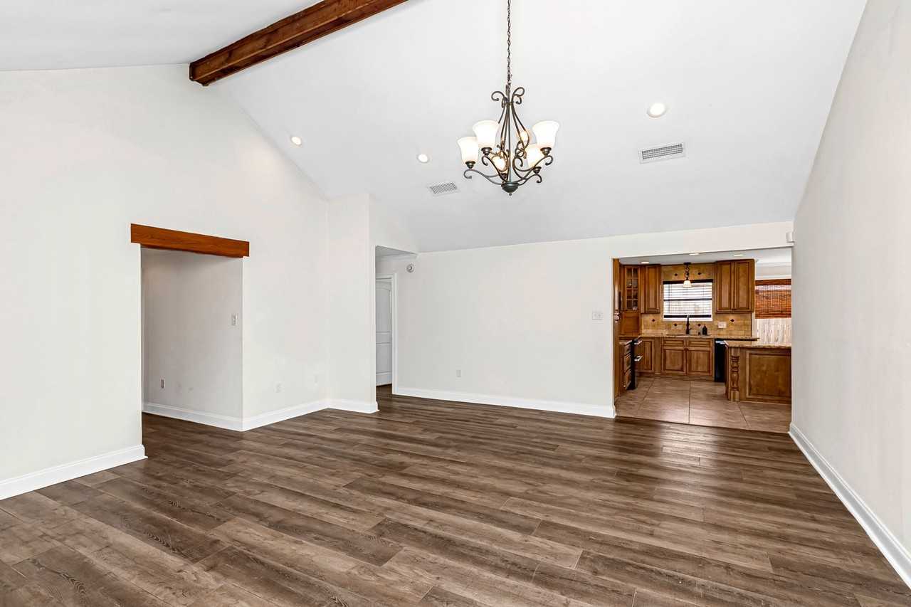 2752 Galahad Dr - Photo 3 of 15