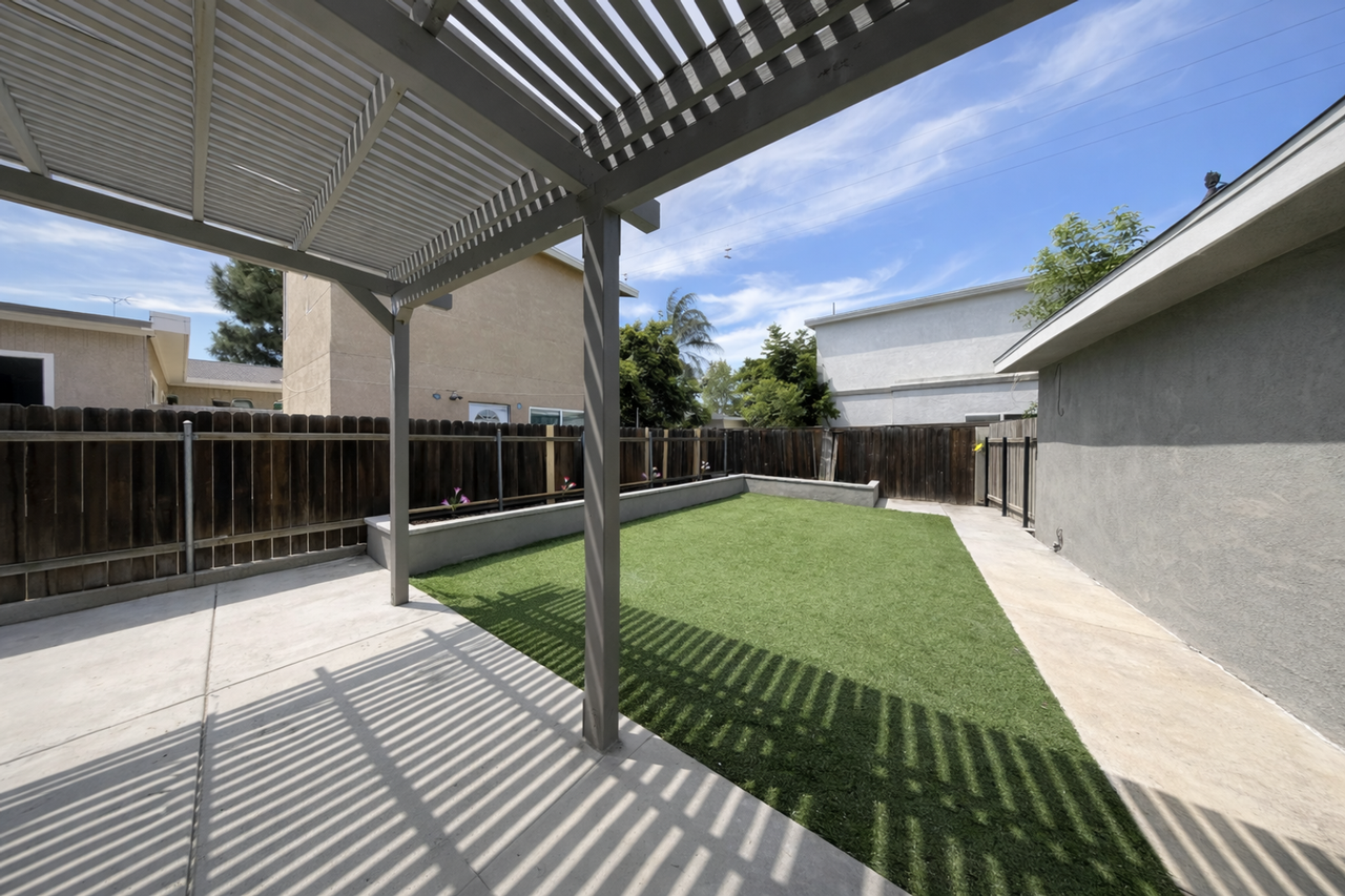 6262 Dorothy Dr - Photo 4 of 13