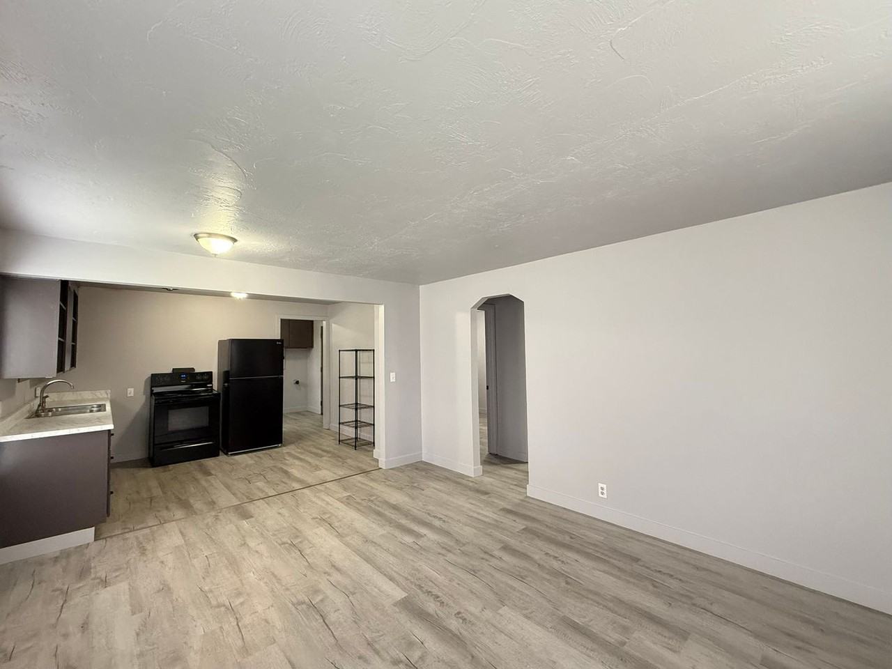 4665 Daisy St - Photo 3 of 22