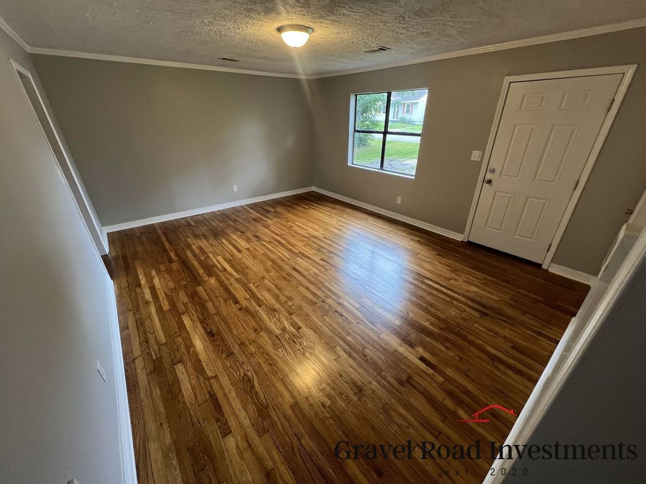 3422 31st St - Photo 3 of 9