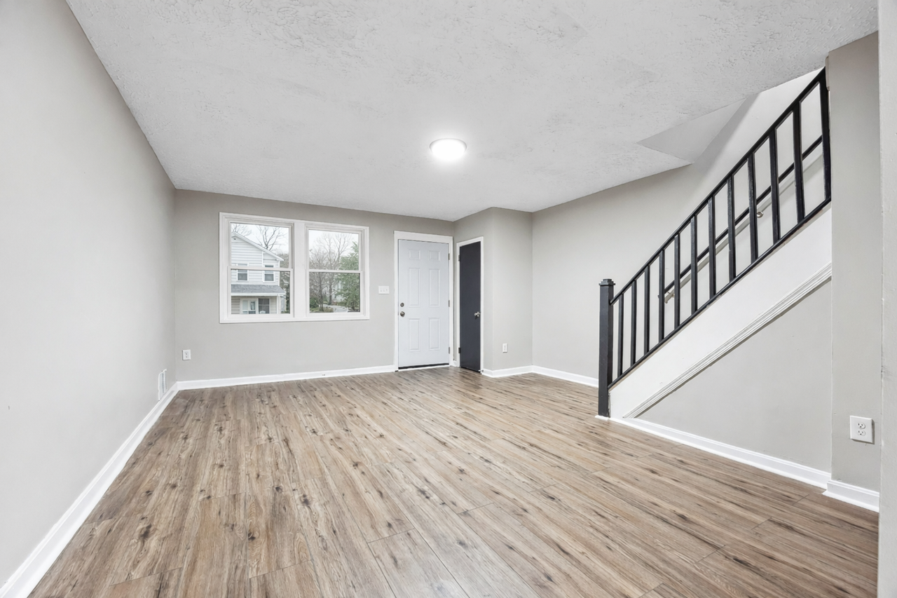 1926 Jasmine Rd - Photo 2 of 24