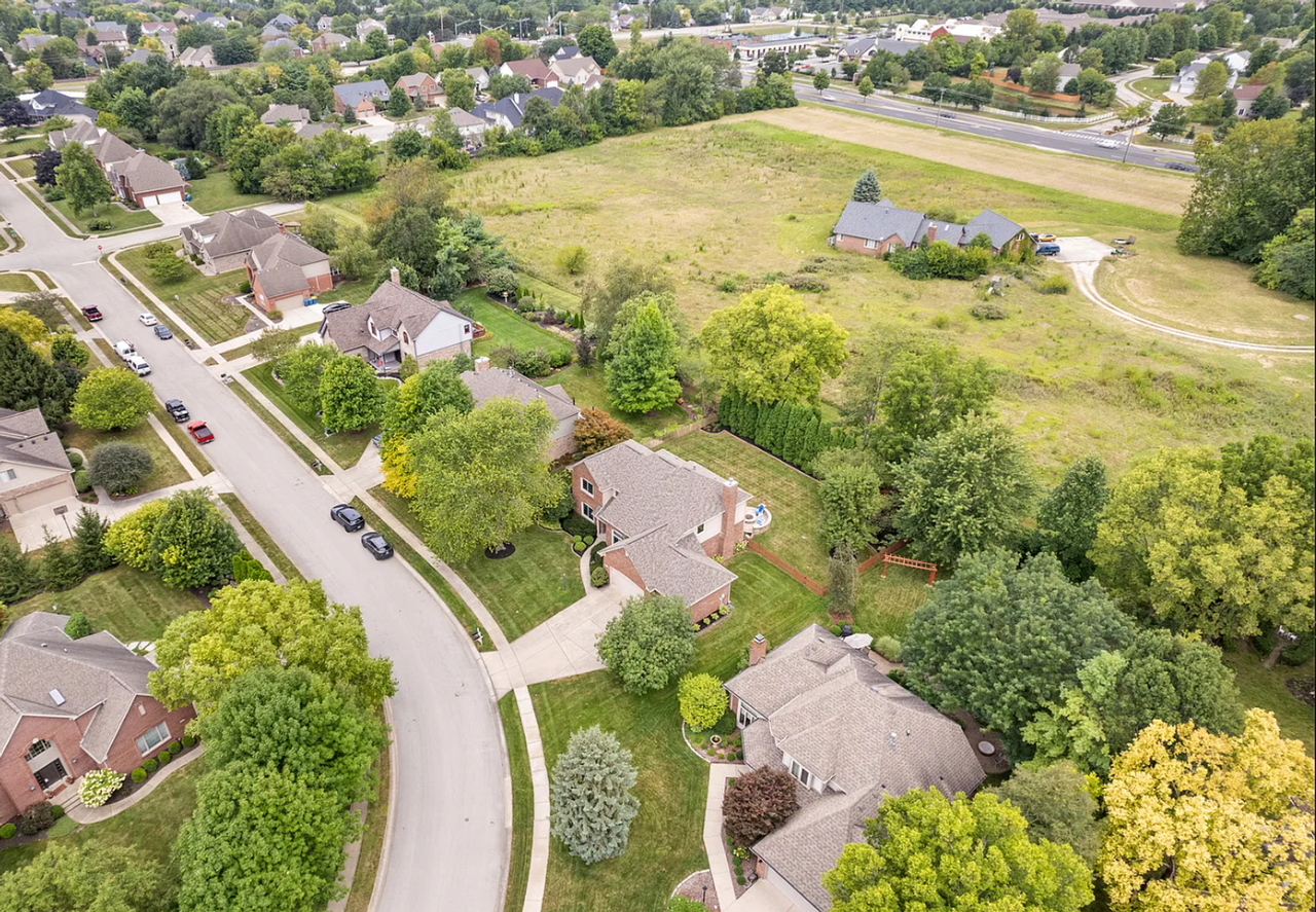 1380 Worchester Dr - Photo 2 of 29