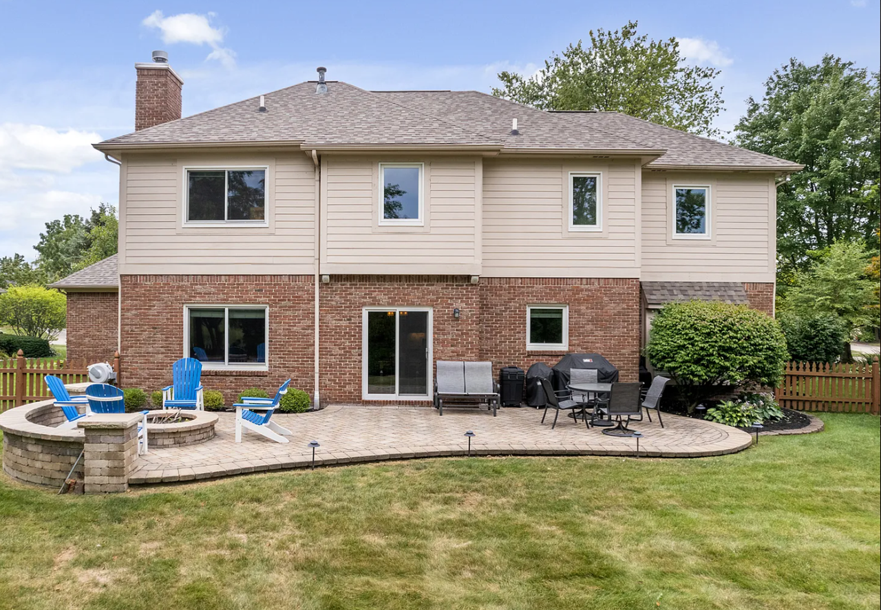 1380 Worchester Dr - Photo 3 of 29