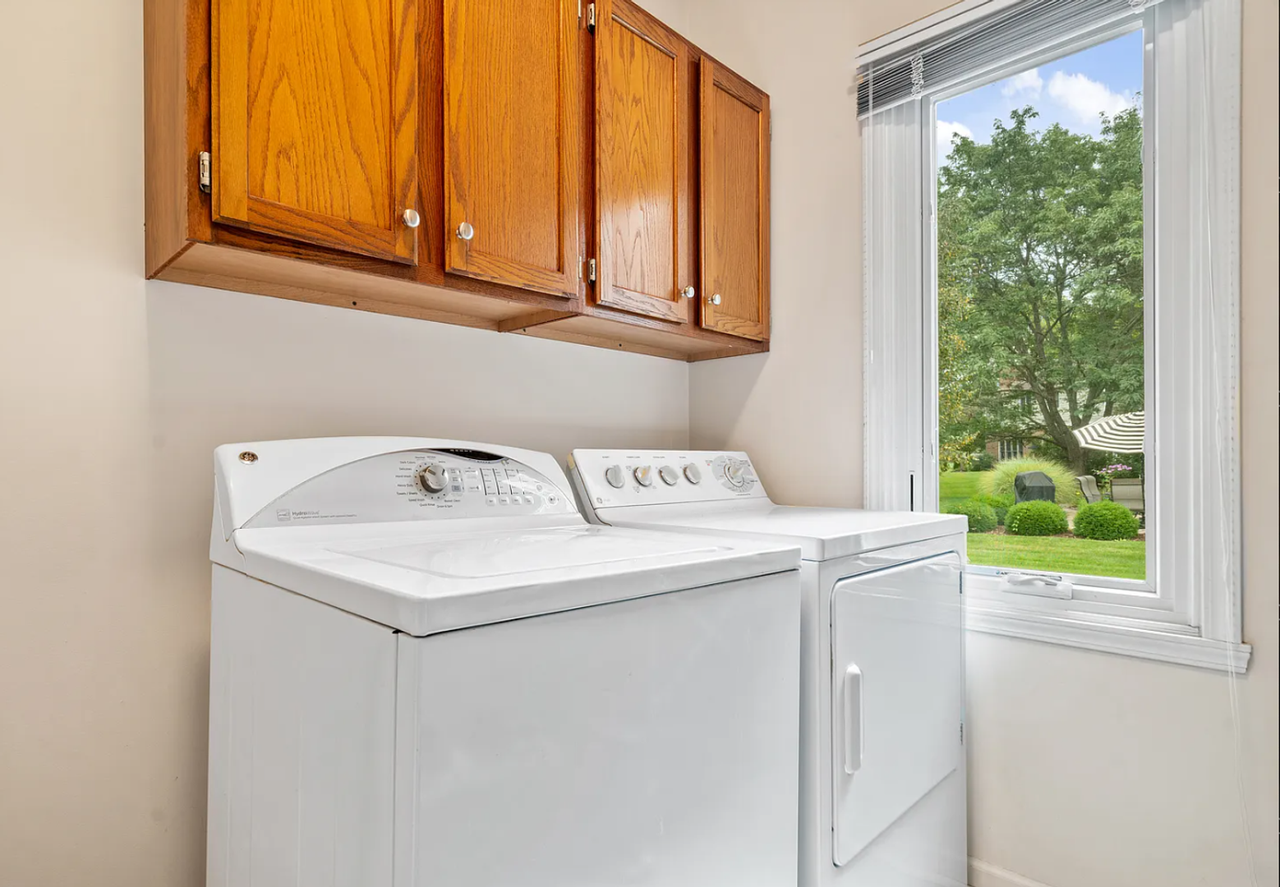 1380 Worchester Dr - Photo 6 of 29