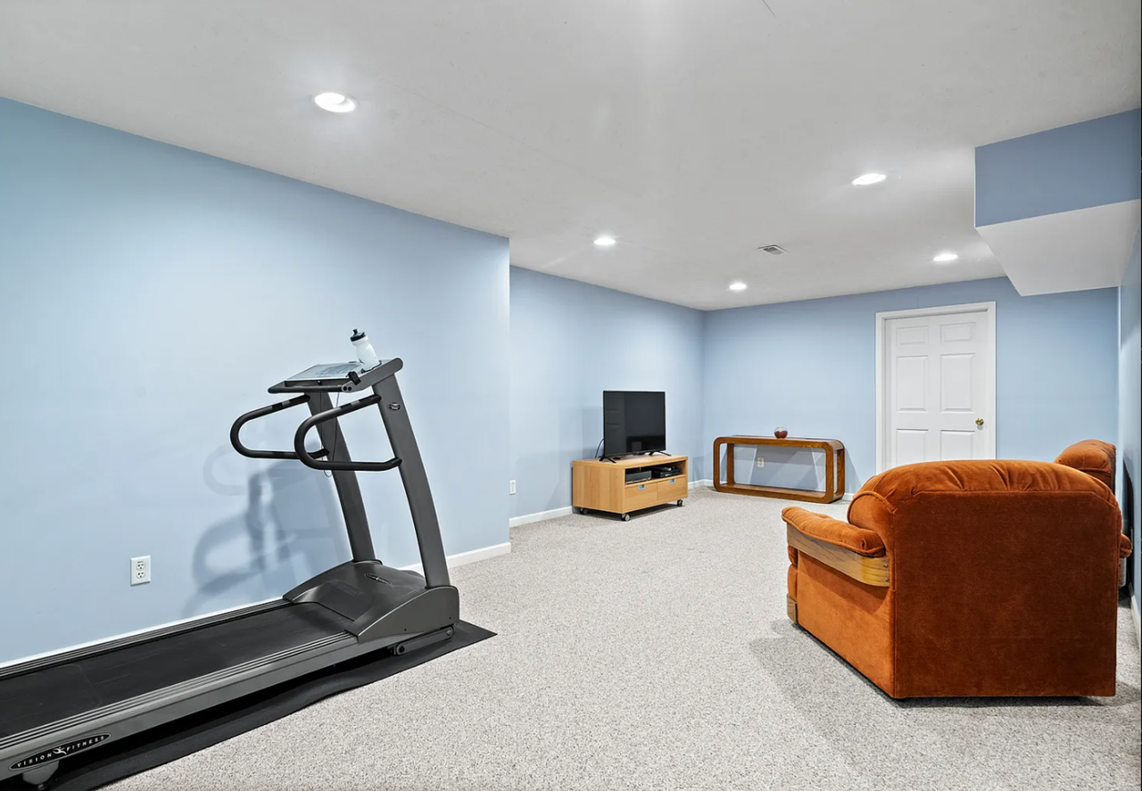 1380 Worchester Dr - Photo 7 of 29