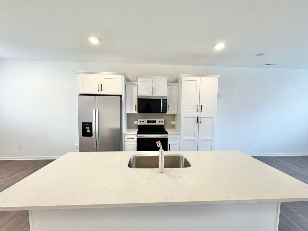 176 Cougar Ln - Photo 4 of 16