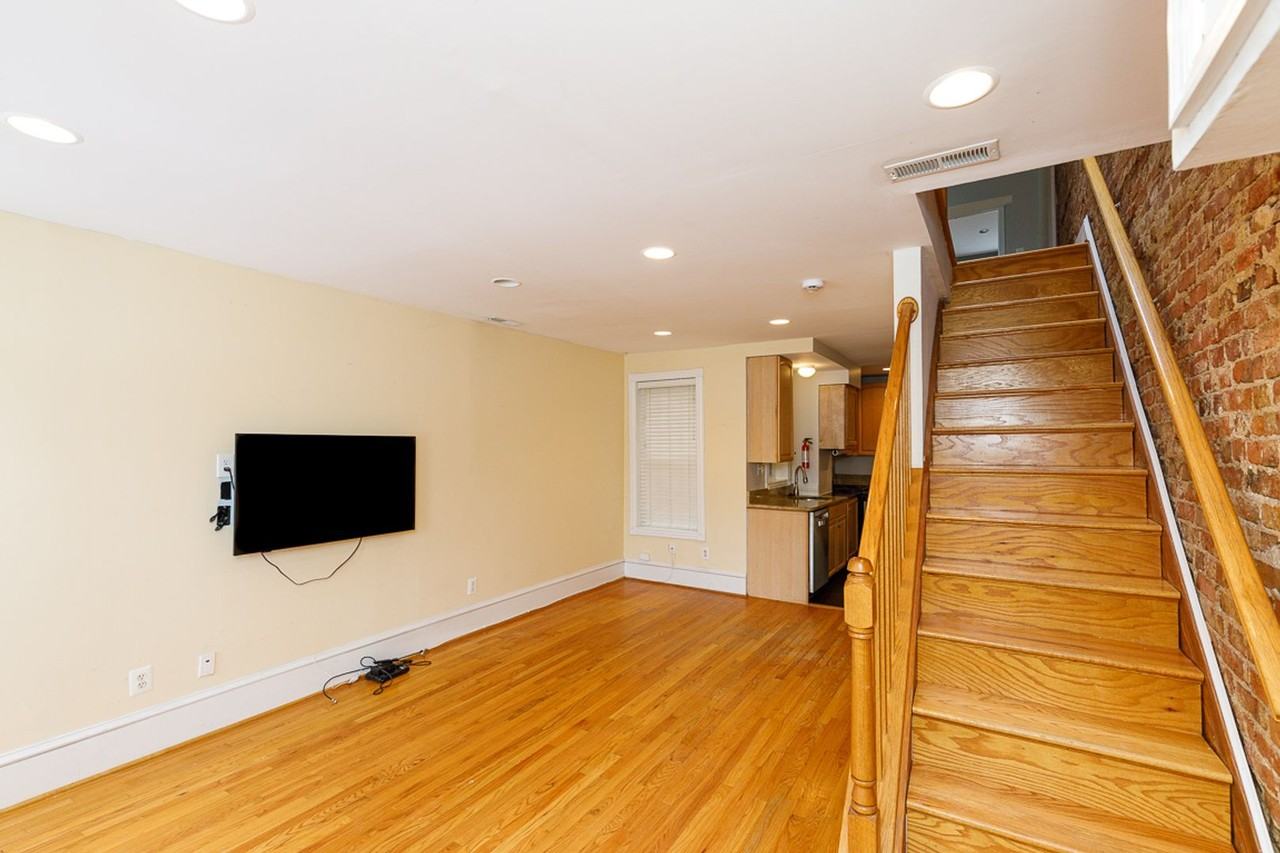 809 Kentucky Ave Se - Photo 3 of 42
